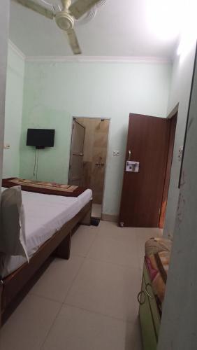 7 Seas — Varanasi — photo 2