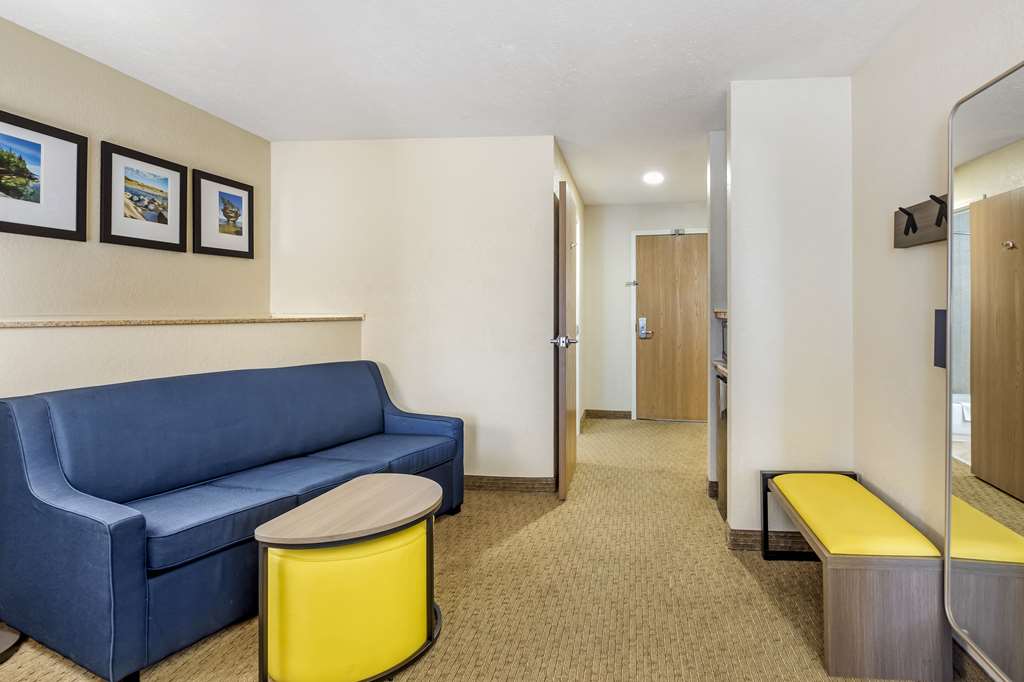Comfort Suites Merrillville near US 30 - photo 23