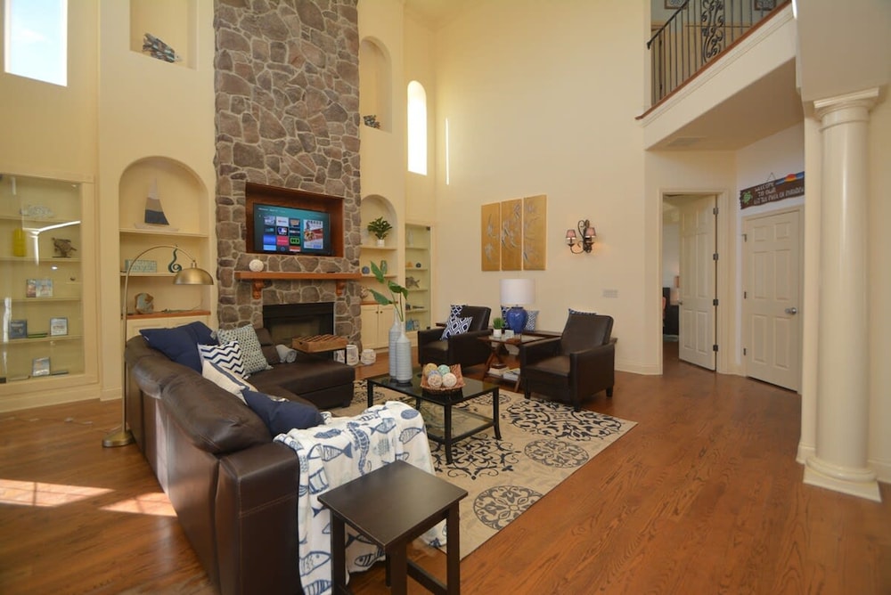 Ocean View Paradise Steps away from the Beach Will Accommodate Up To 10 People including 1 3 Fa - photo 24