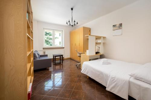 Ochota Częstochowska Comfy Studio by BookingHost — 4-Star Luxury Hotel in Warsaw, Poland