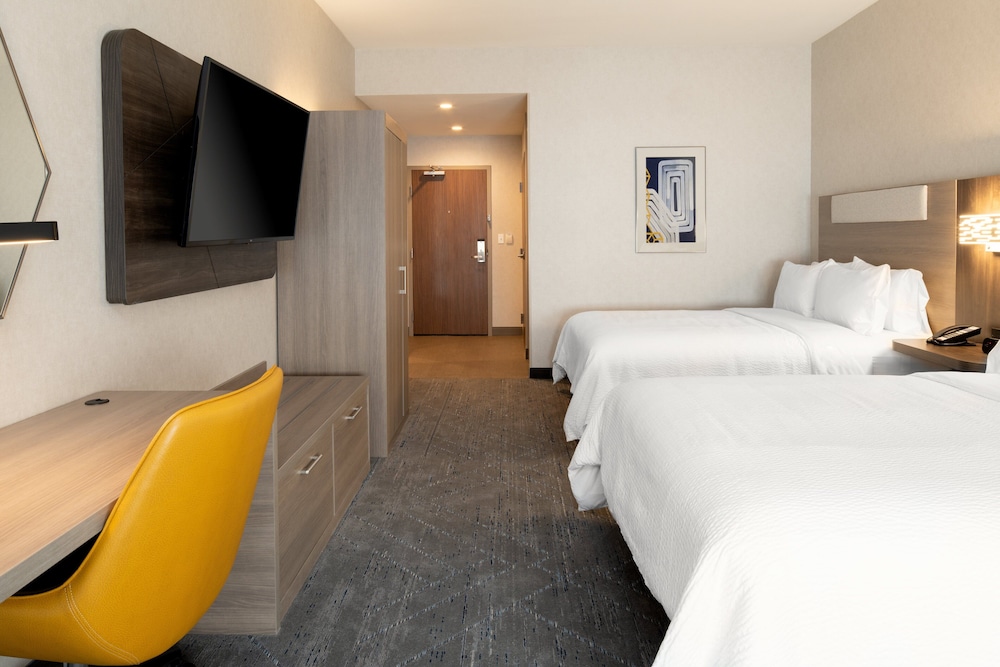 Holiday Inn Express and Suites Hollister by IHG - photo 16
