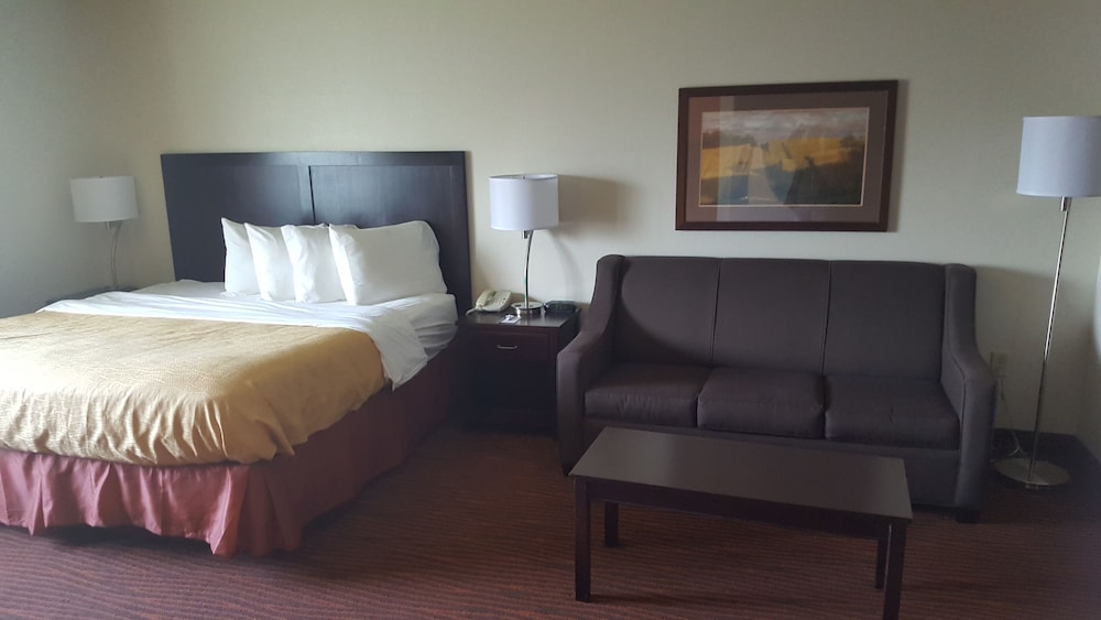 AmericInn by Wyndham Muscatine - photo 15