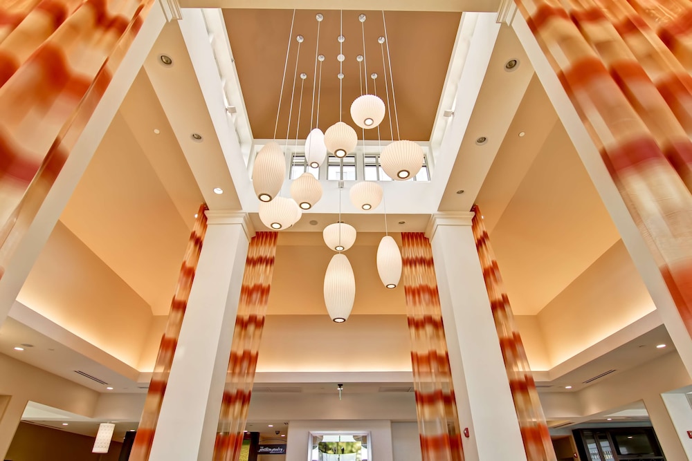 Hilton Garden Inn Woodbridge - photo 3