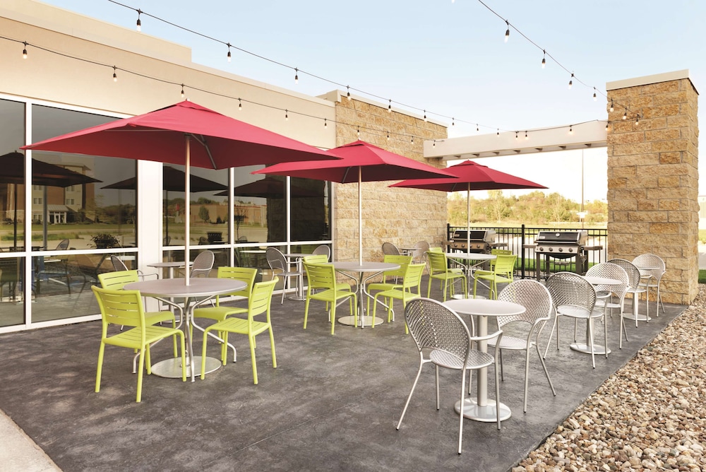 Home2 Suites Iowa City Coralville - photo 28