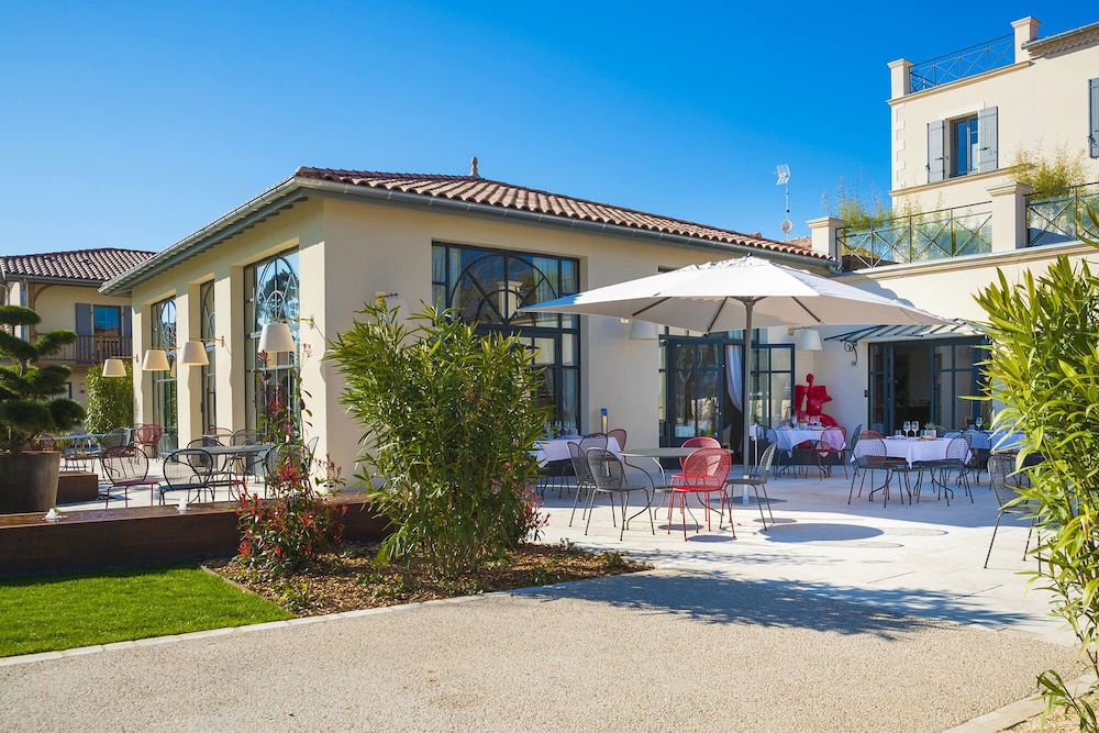 Clos Castel Hotel