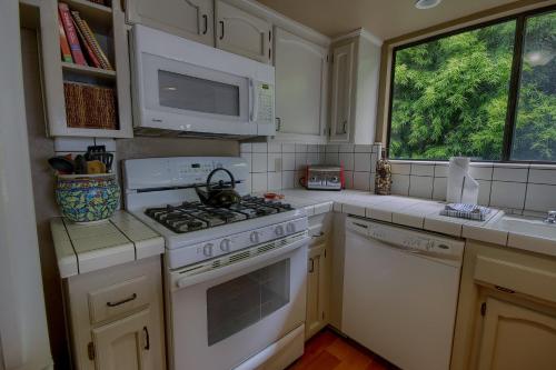 Sounds of the Surf Spring Special in Cambria, United States