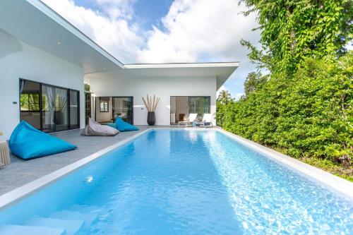 Villa Lotus 3 Bedrooms Chaweng Noi — 4-Star Luxury Hotel in Koh Samui, Thailand