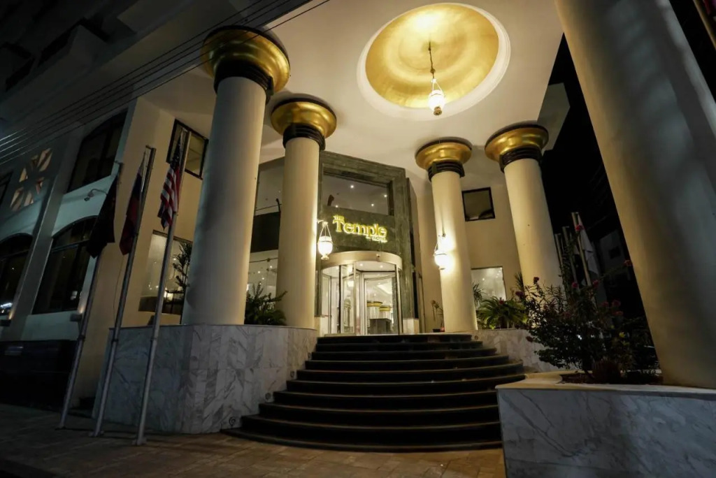Morris Hotel