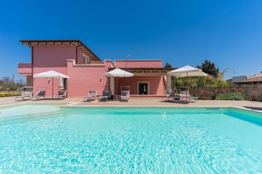 2962 Villa di Aurora by Perle di Puglia — 4-Star Luxury Hotel in San Cesario Di Lecce, Italy