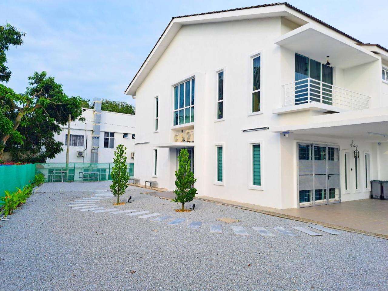 Orchid Hill Homestay 5 — 4-Star Luxury Hotel in Port Dickson, Malaysia
