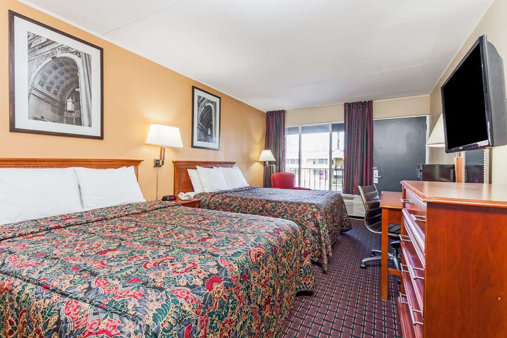 Days Inn by Wyndham Seymour - photo 10