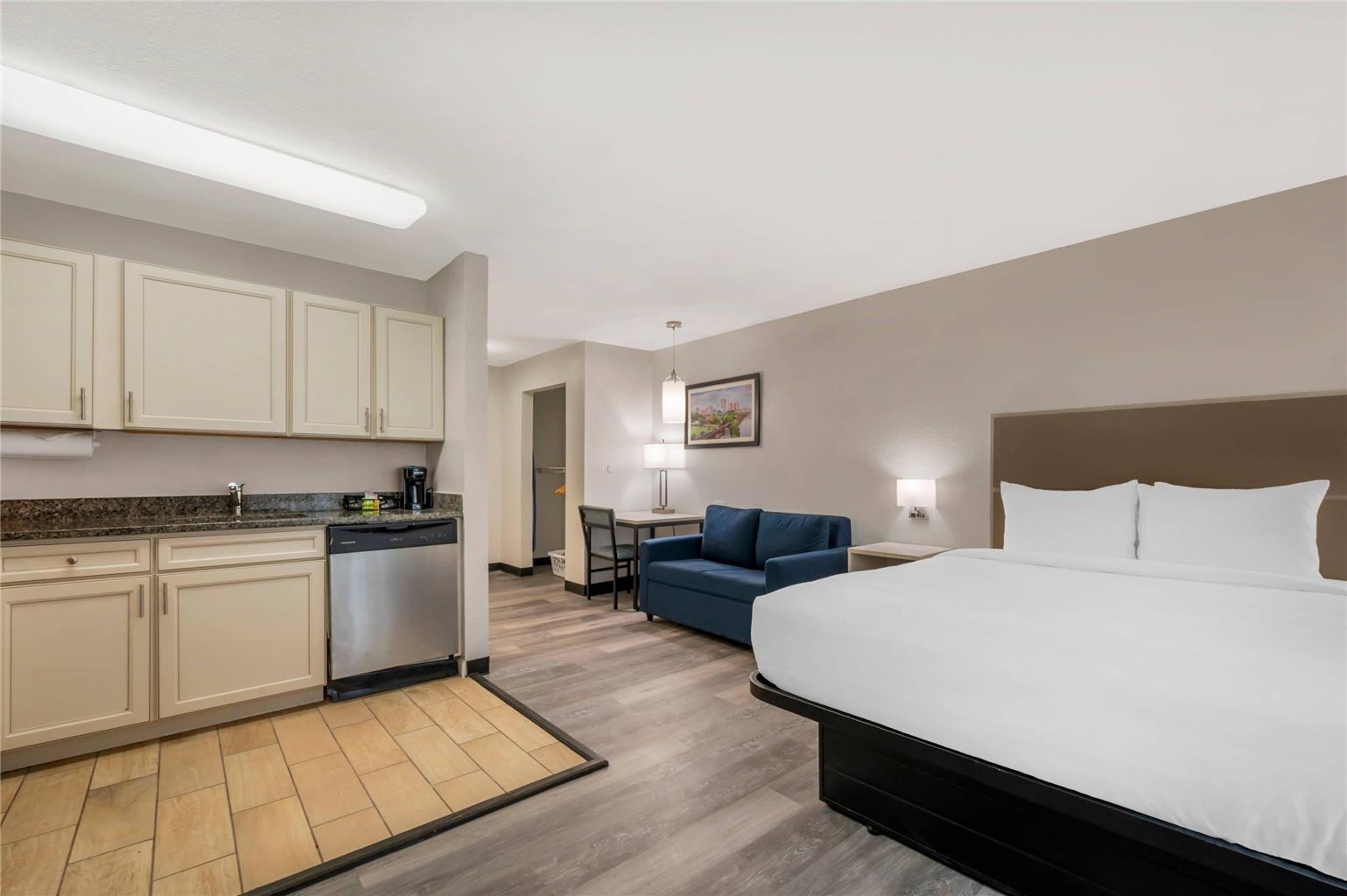 MainStay Suites Sterling near Dulles Town Center - photo 20