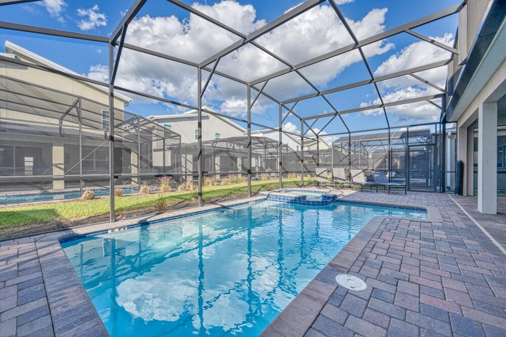 Family Paradise Space Themed Perfect Location - photo 12