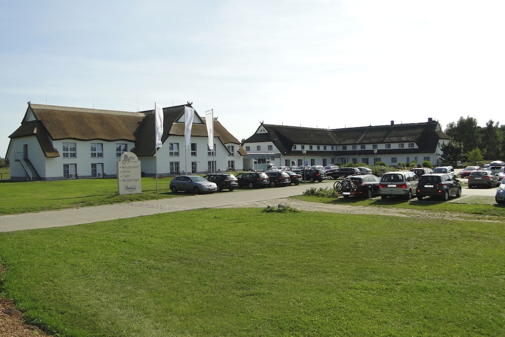 Reit Und Freizeithotel Friesenhof — Greifswald
