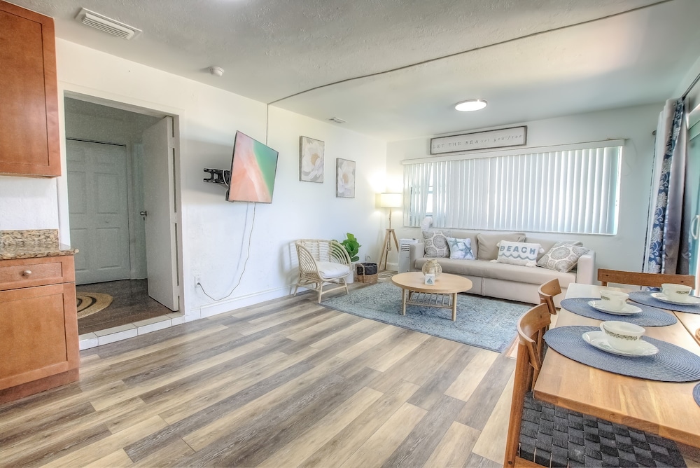 Daytona Shores Inn & Suites - photo 29