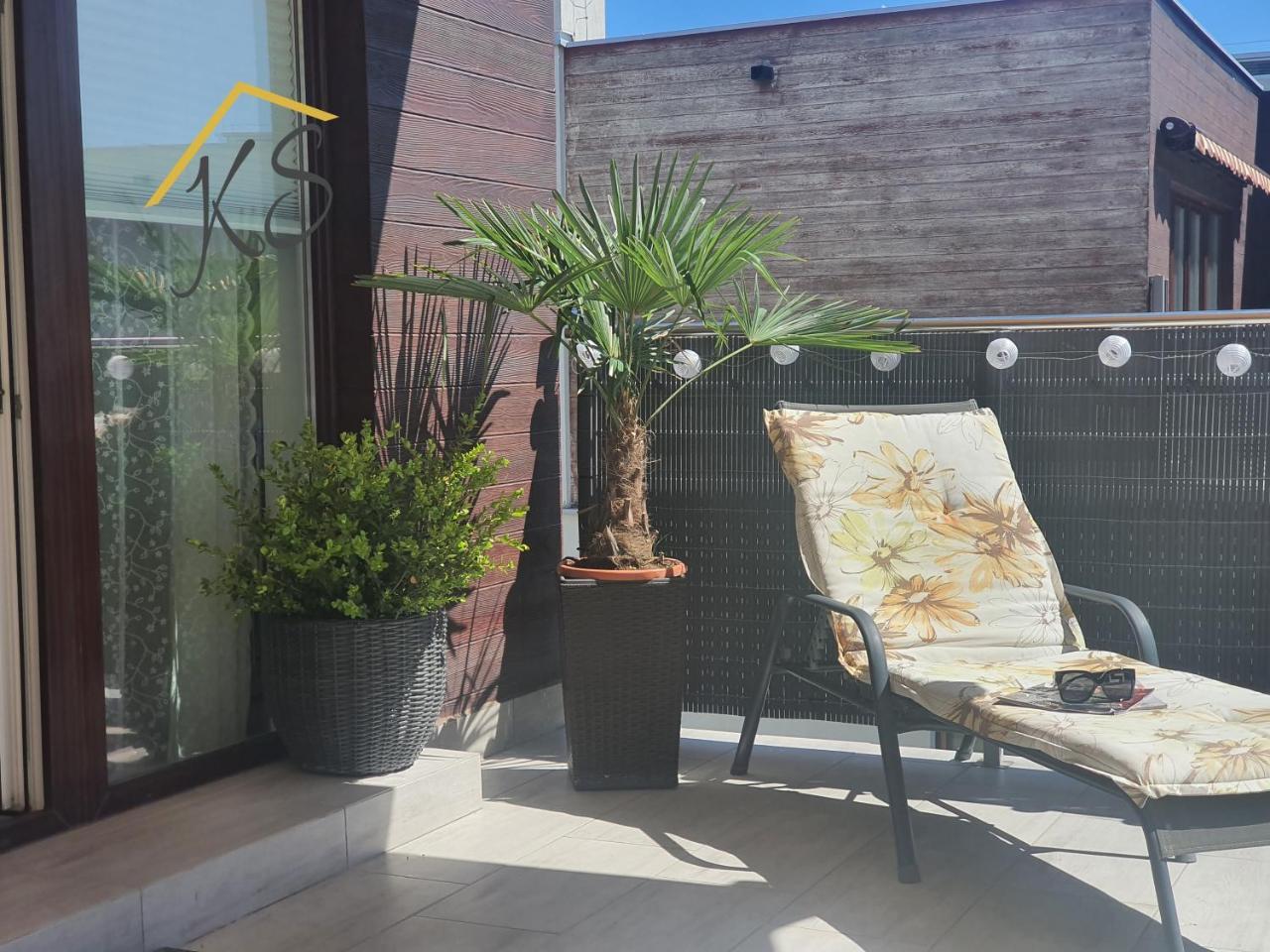 Amko Style Apartamenty Rustica 31 Willa Nord Jastrzębia Góra — 4-Star Luxury Hotel in Jastrzebia Gora, Poland