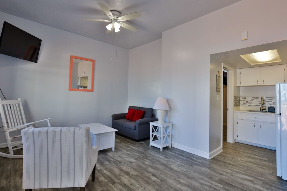 Coastal Waters Inn - photo 87