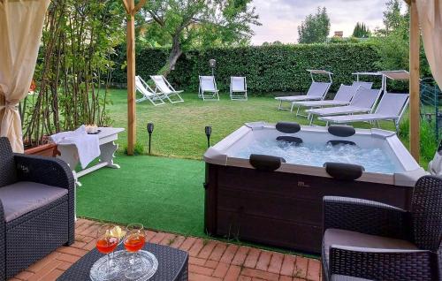 1 Bedroom Cozy Apartment In Massarosa — 4-Star Luxury Hotel in Massarosa, Italy