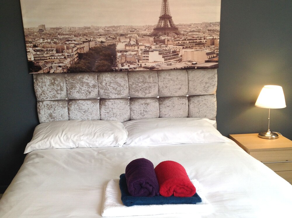 Marsh House Serviced Apartments — 4-Star Luxury Hotel in Bristol, United Kingdom