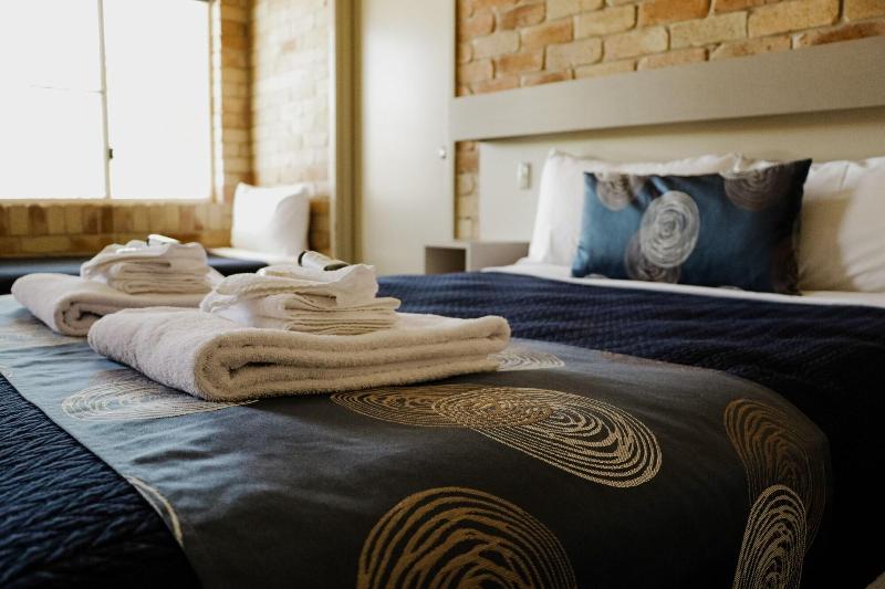 The Australian Hotel St George — 4-Star Luxury Hotel in St George, Australia