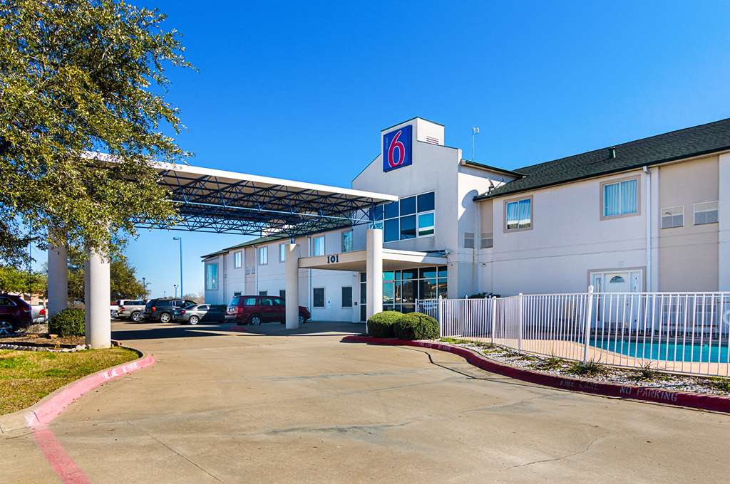 Motel 6 Terrell TX - featured photo