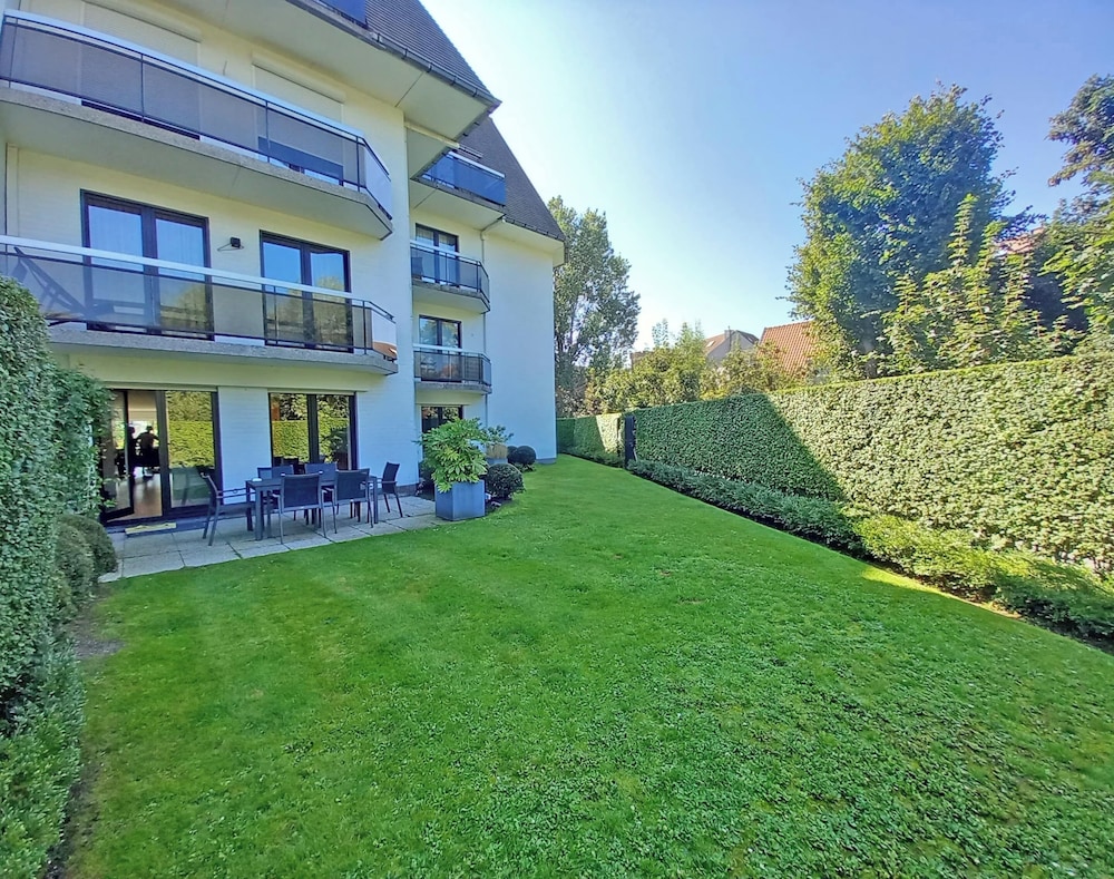 Apartment in Knokke near Zwin Reserve — 4-Star Luxury Hotel in Knokke-Heist, Belgium