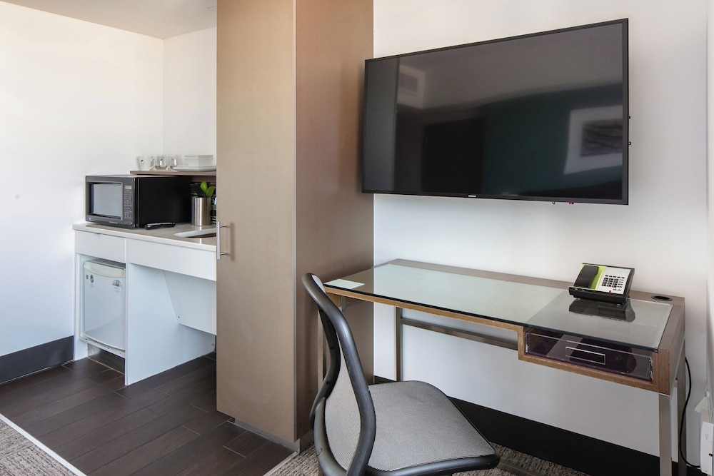 Element Omaha Midtown Crossing - photo 18