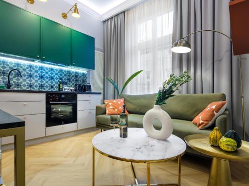 GREEN CHILL Apt Old Town & Wawel Hill by Vistula River by Homelike Krakow — 4-Star Luxury Hotel in Krakow, Poland