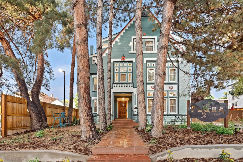 Flora House Denver — 5-Star Luxury Hotel in Denver, United States