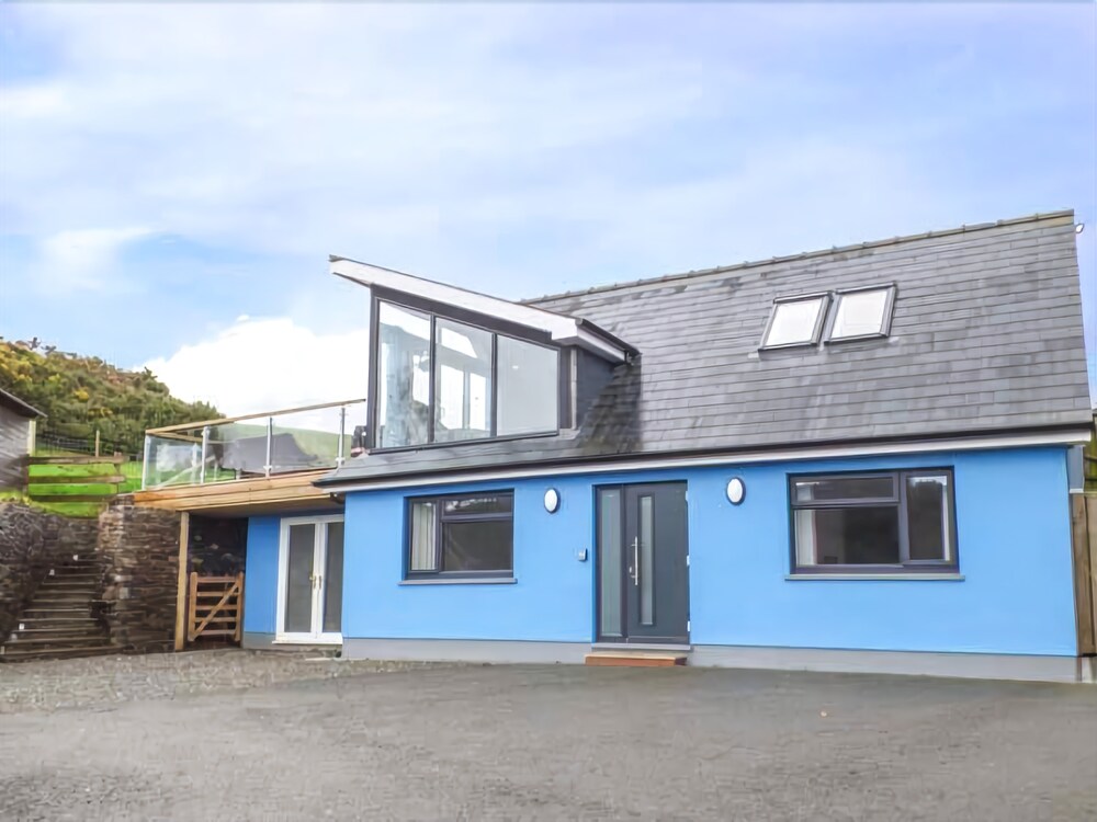 Ty Henri — 5-Star Luxury Hotel in Cardigan, United Kingdom