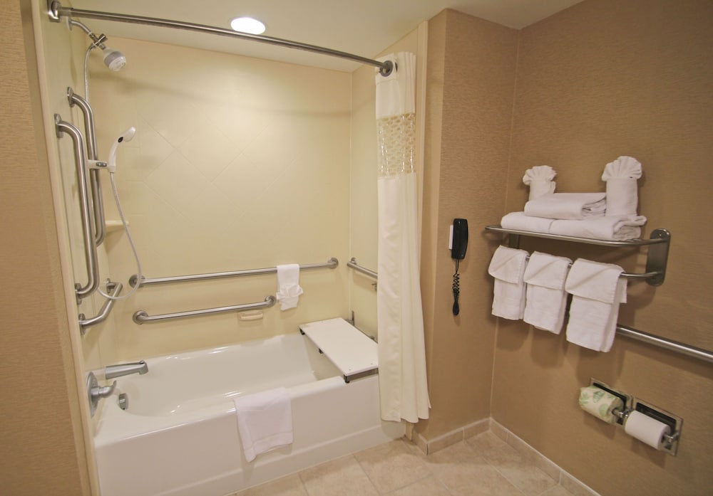 Hampton Inn Hampton Newport News - photo 17