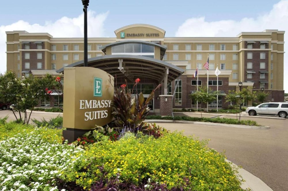 Embassy Suites by Hilton Jackson North Ridgeland - photo 2