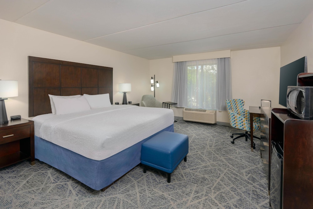 Hampton Inn & Suites Pensacola Gulf Breeze - photo 11