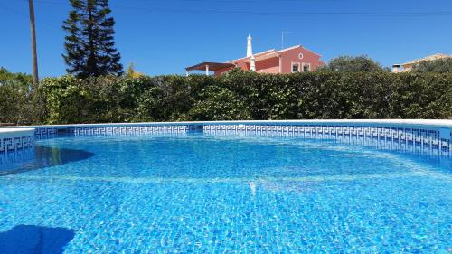 Casa Cipreste V4 — 4-Star Luxury Hotel in Carvoeiro, Portugal