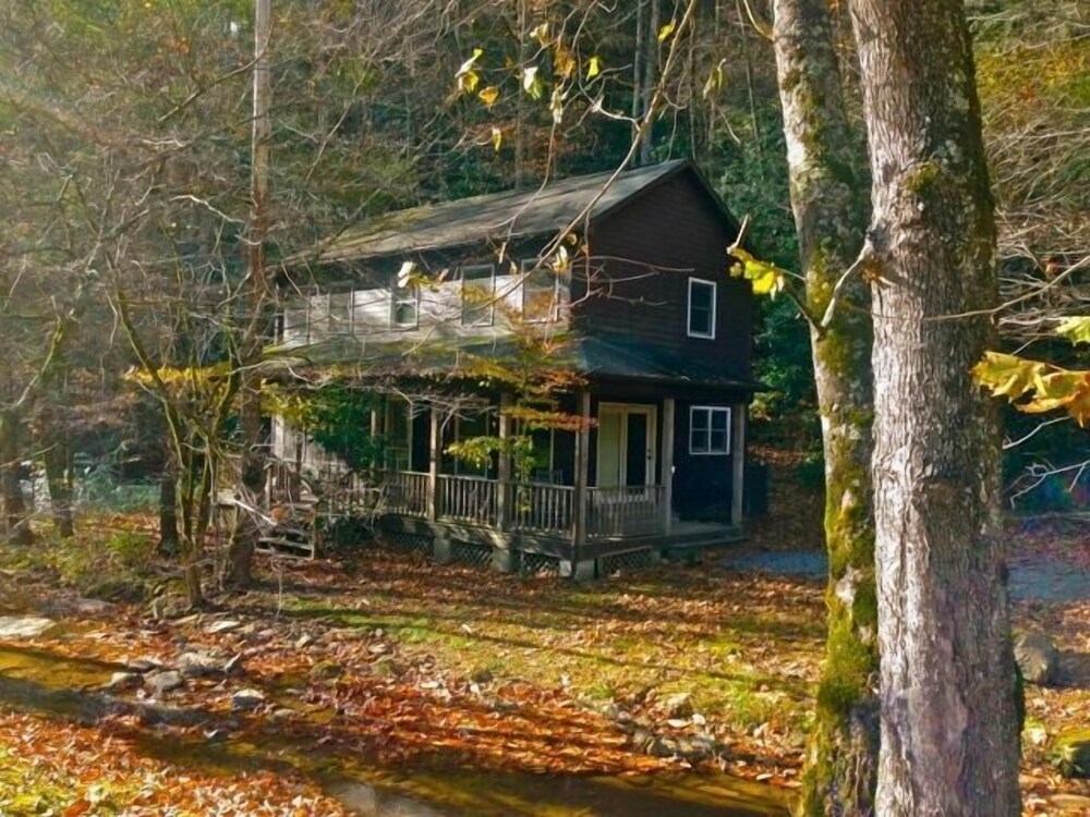 Mulberry Creek by Leatherwood Mountains Resort in Ferguson, United States