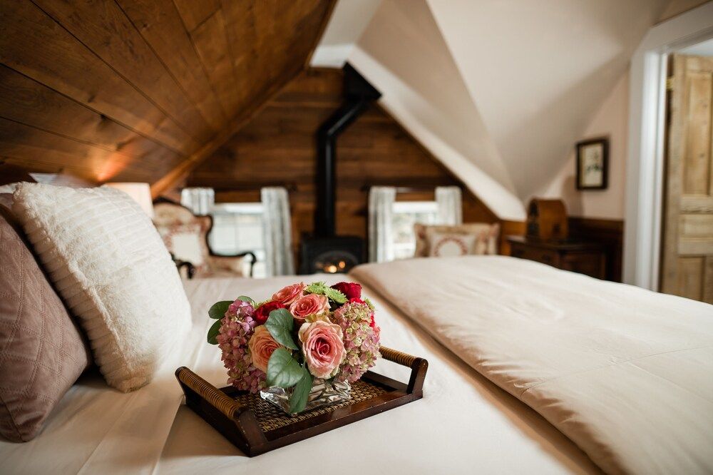The Mast Farm Inn - photo 9