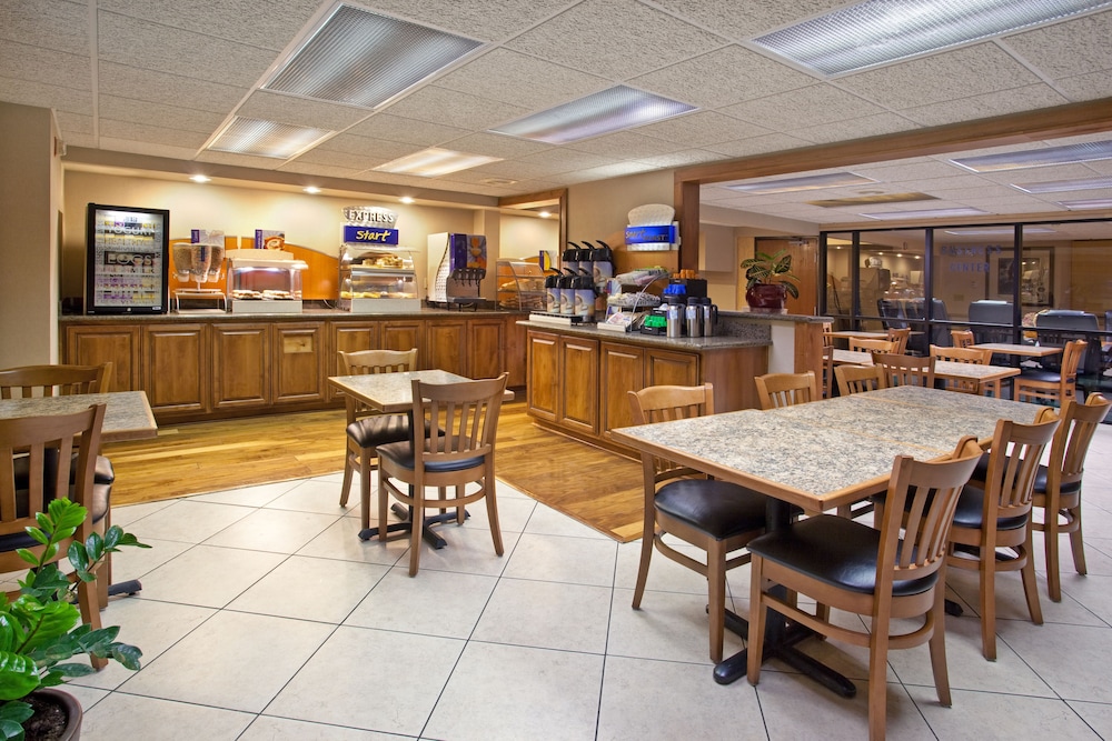 Holiday Inn Express Airport Tucson by IHG - photo 52