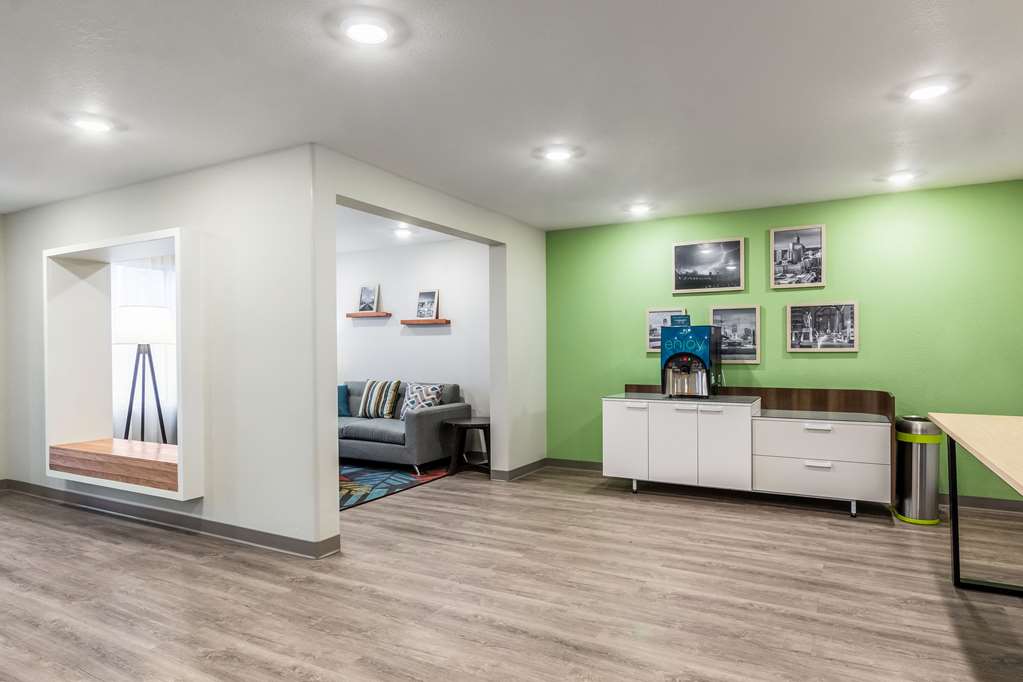 WoodSpring Suites Indianapolis Castleton - photo 10
