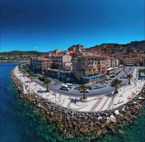 Ne parliamo Stasera in Porto Santo Stefano, Italy