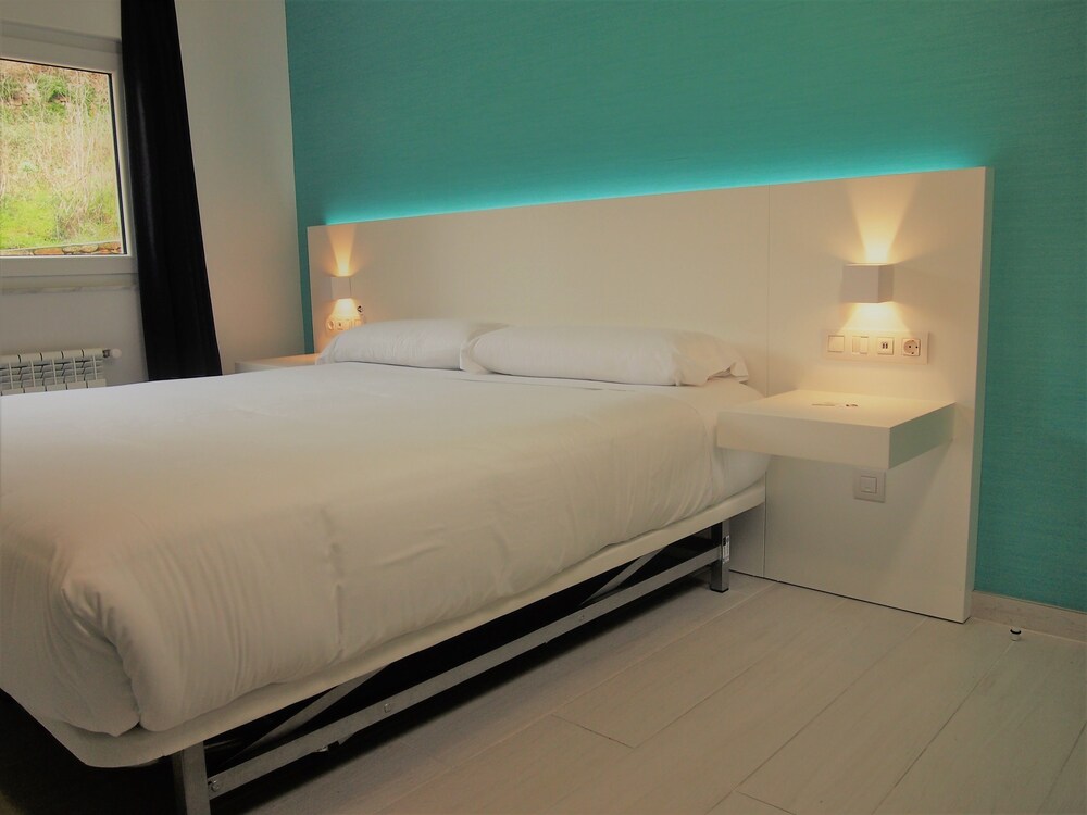Four Rooms — 4-Star Luxury Hotel in Mugia, Spain