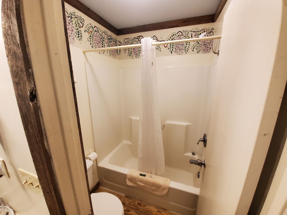 Jamesport Inn - photo 50