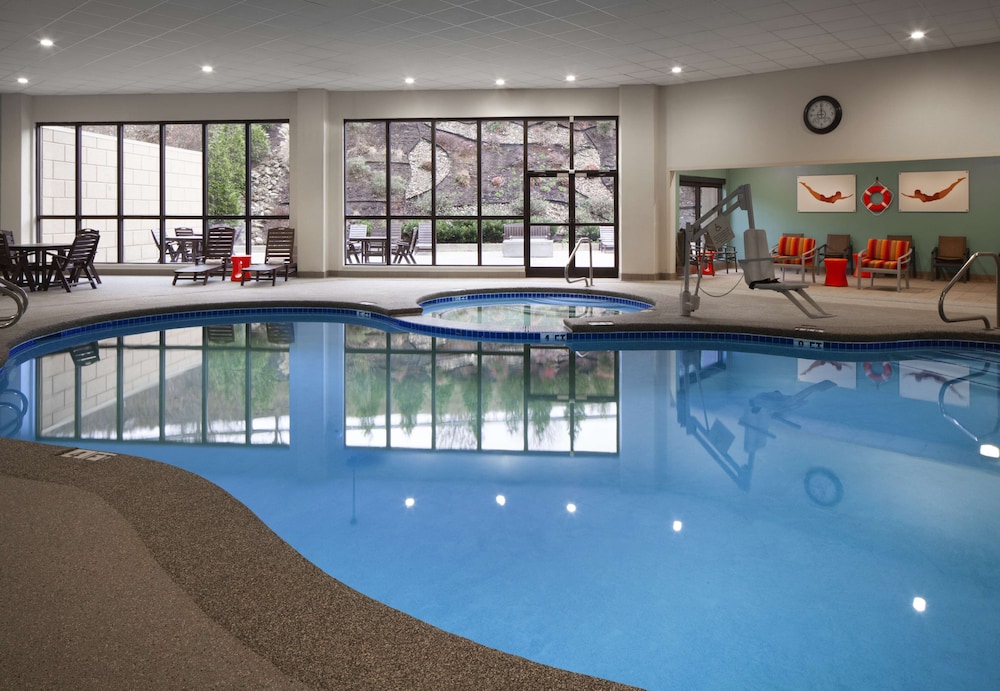 Hampton Inn Charleston Southridge - photo 35