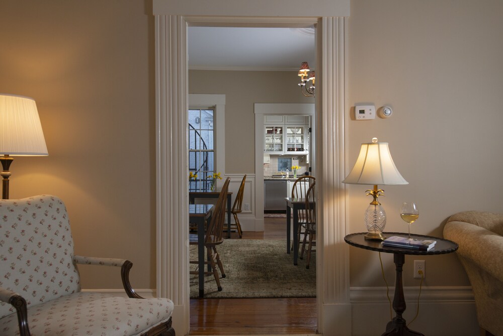 Liberty Hill Inn - photo 41