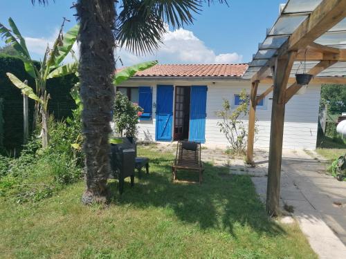 Maisonnette de Charme Entre Plages Et Estuaire — hotel in Saint-Vivien-De-Medoc