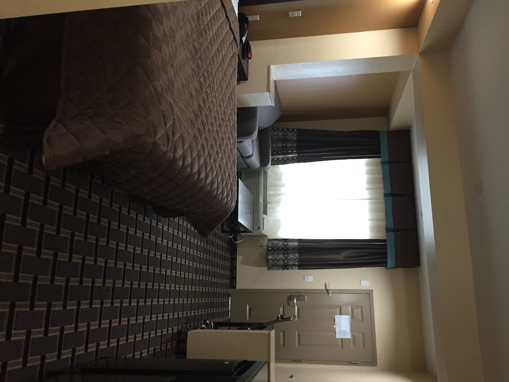 Downtowner Inns & Suites - photo 8