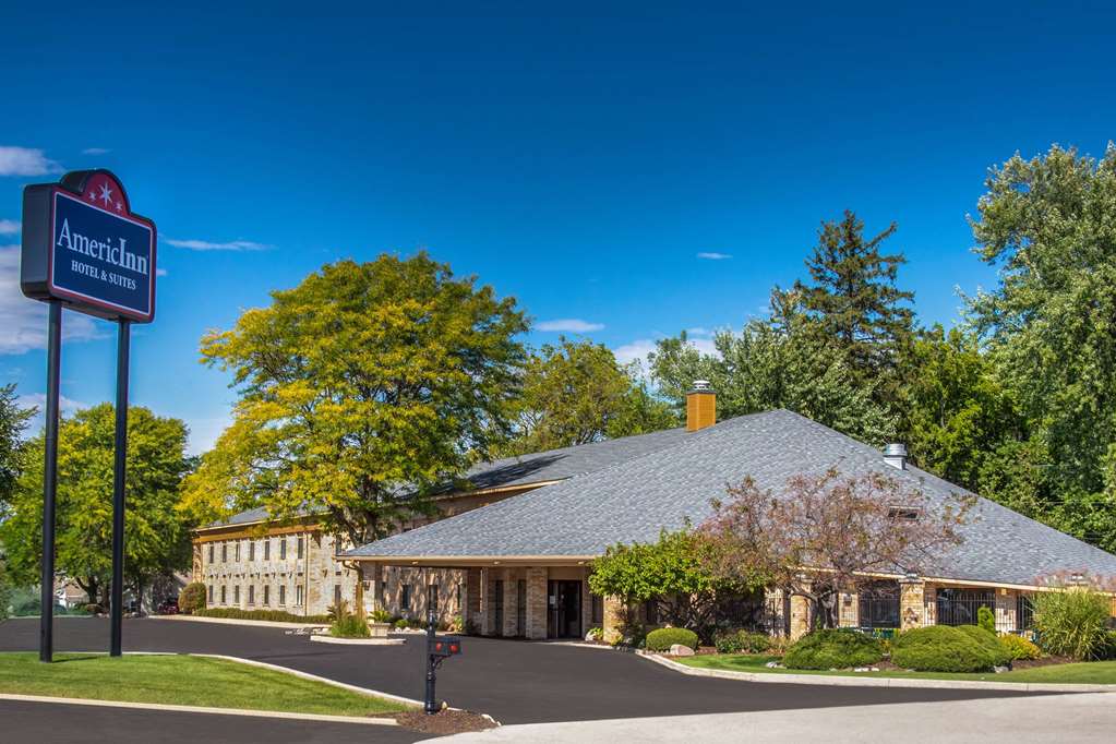 AmericInn by Wyndham Delafield Waukesha Milwaukee — hotel in Delafield