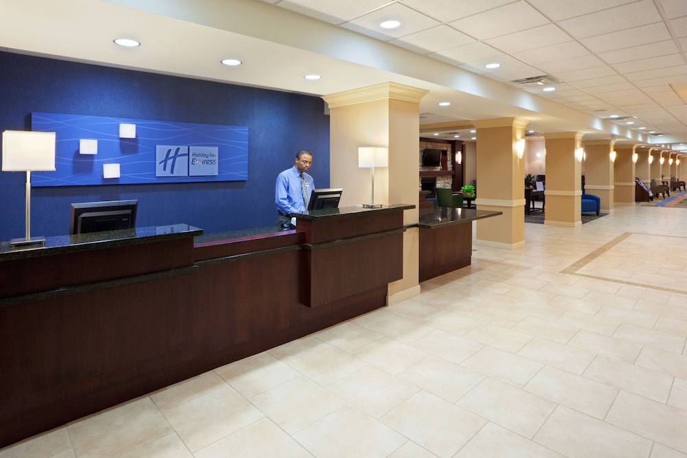 Holiday Inn Express Washington DC SW Springfield - photo 43