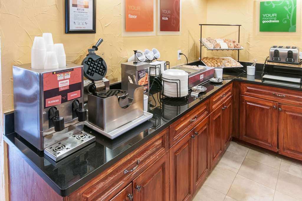 Comfort Inn North Conroe - photo 37