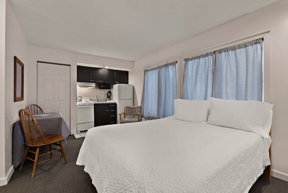 Traverse Bay Inn - photo 11