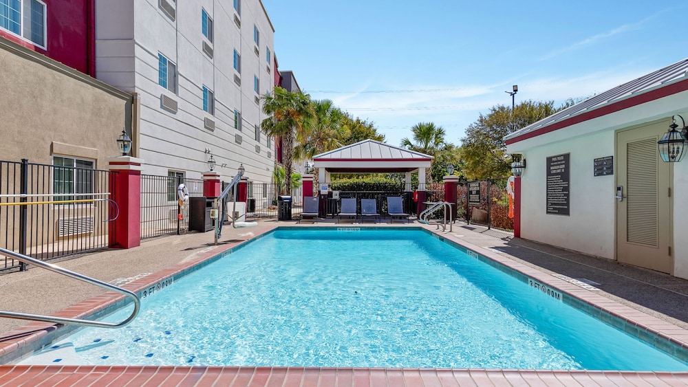 Candlewood Suites San Antonio Downtown by IHG - photo 15